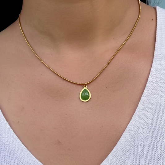 Dot chain with beautiful green teardrop pendant  - Necklaces - View 1