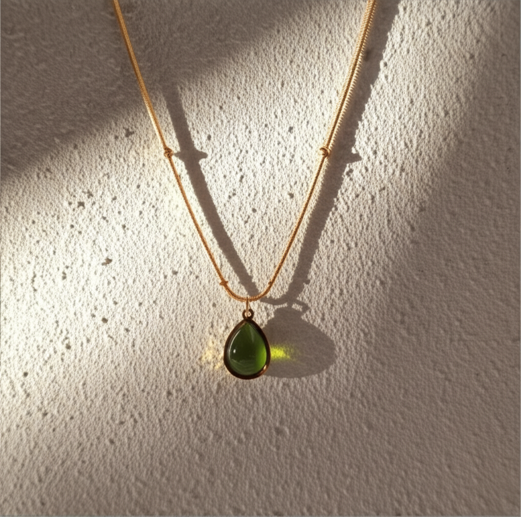 Dot chain with beautiful green teardrop pendant  - Necklaces - View 3