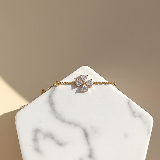 Four leaf flower in white stone bracelet  - Bracelets - View 1