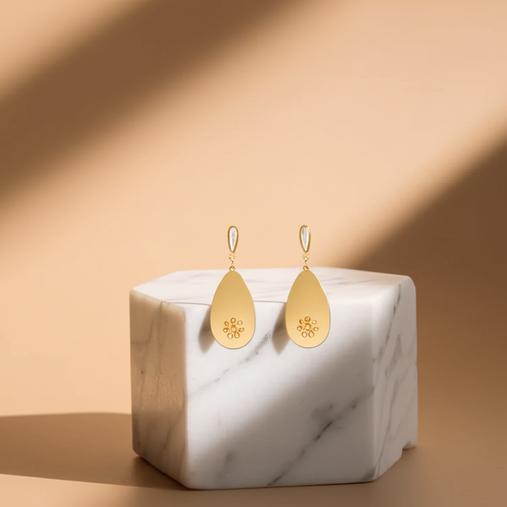 Teardrop shaped danglers - Earrings - View 5